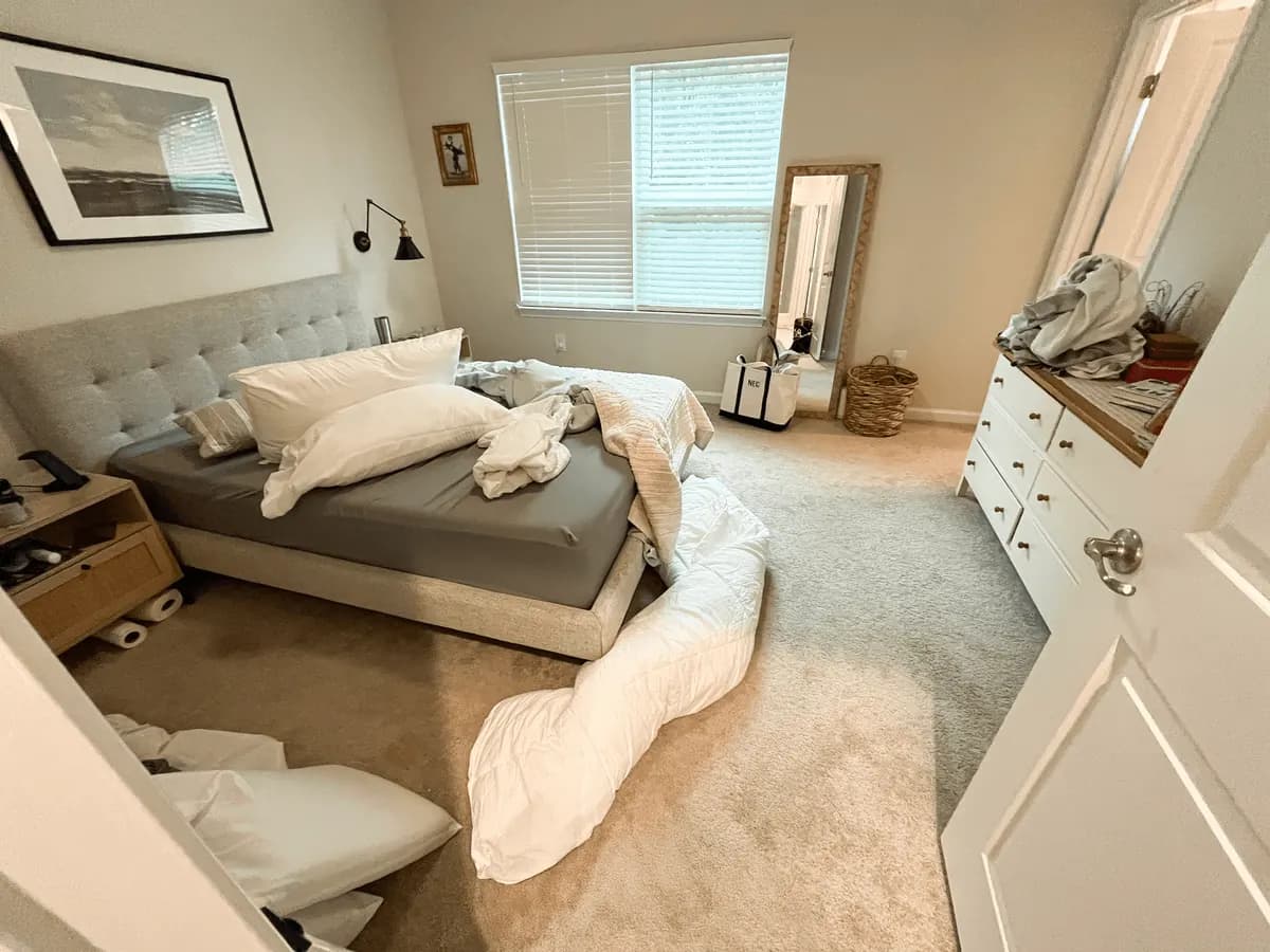 Clean and tidy room.
