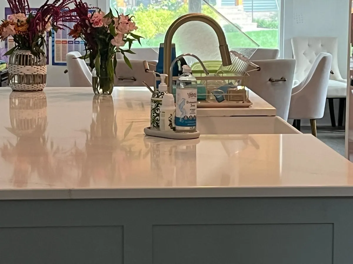 Clean and tidy kitchen.
